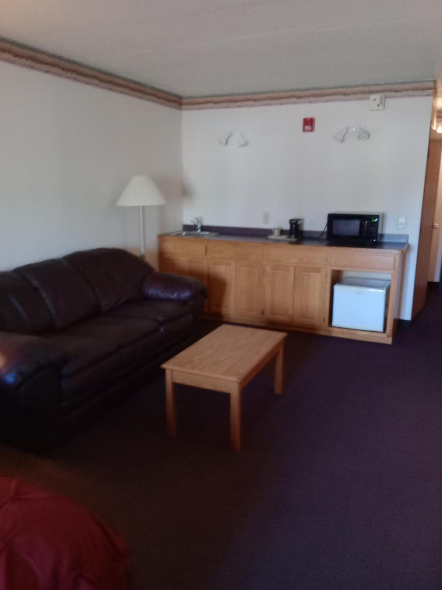 Fairbridge Inn & Suites Thorp Dış mekan fotoğraf