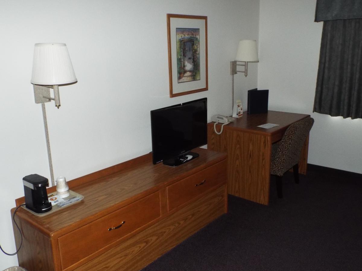 Fairbridge Inn & Suites Thorp Dış mekan fotoğraf