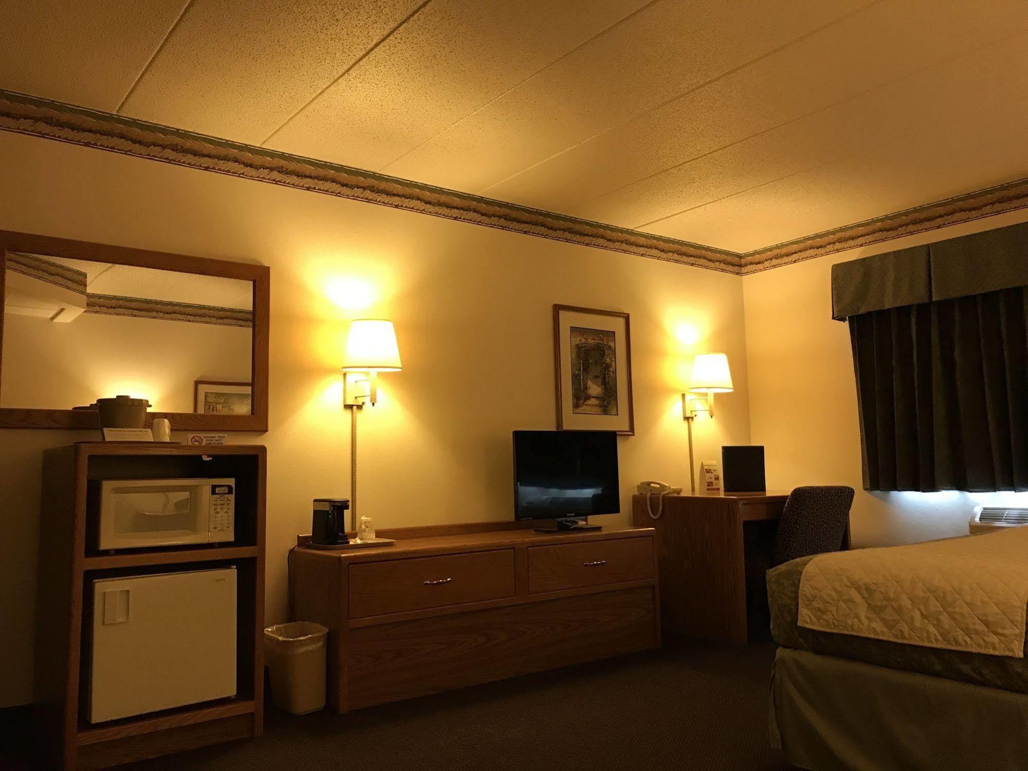 Fairbridge Inn & Suites Thorp Dış mekan fotoğraf