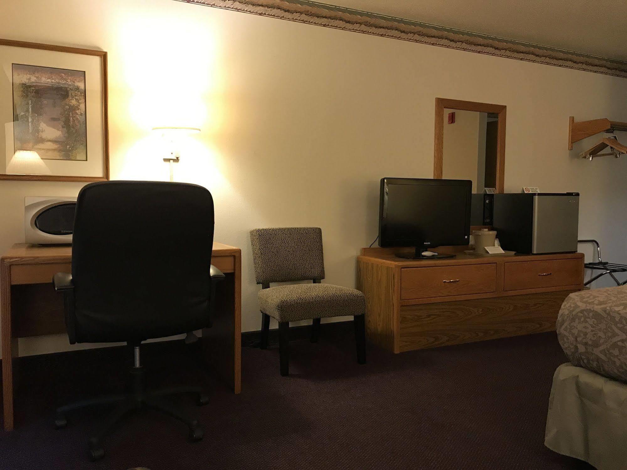 Fairbridge Inn & Suites Thorp Dış mekan fotoğraf