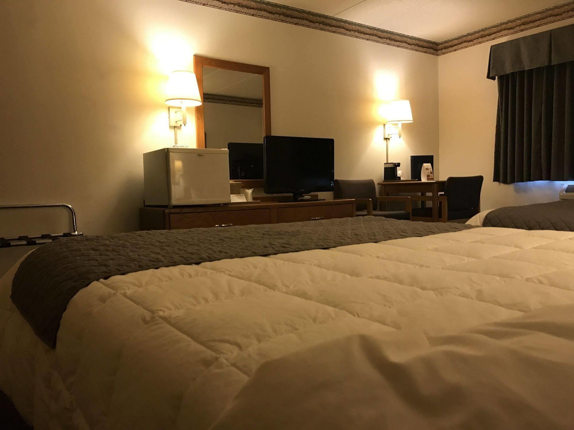 Fairbridge Inn & Suites Thorp Dış mekan fotoğraf